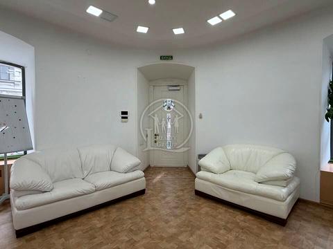 комерційна за адресою Гоголя вул., 17