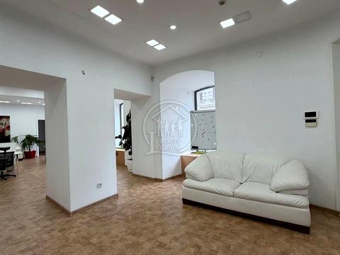 комерційна за адресою Гоголя вул., 17