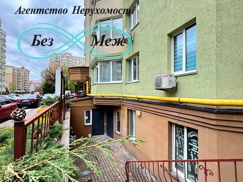 комерційна за адресою Боголюбова вул., 18