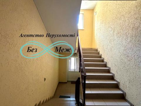 комерційна за адресою Лесі Українки вул., 6