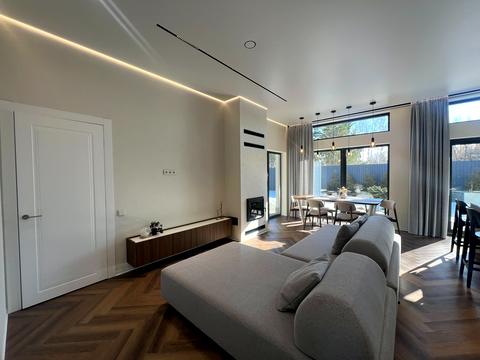 будинок за адресою Київська