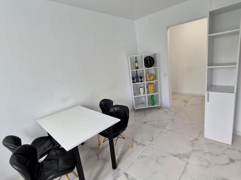квартира за адресою Михайла Максимовича вул., 3