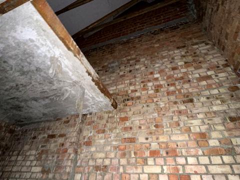 будинок за адресою Степана Бандери, 1