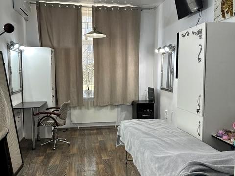 комерційна за адресою Галини Мазепи вул. (Софії Ковалевської), 67