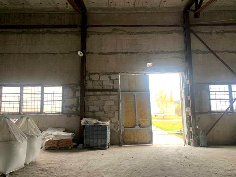 комерційна за адресою Славути, 1