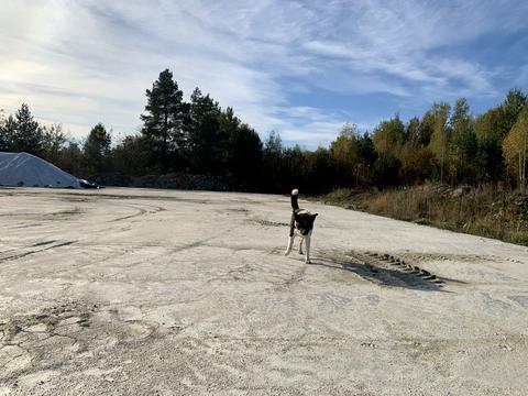 комерційна за адресою Славути, 1