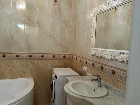 квартира за адресою Євгена Коновальця вул. (Щорса), 44-А