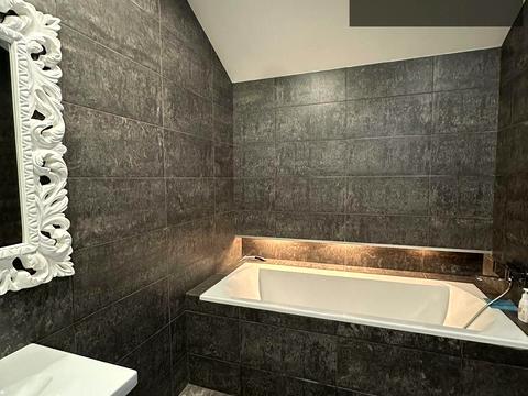 будинок за адресою Игоря Сикорского, 10