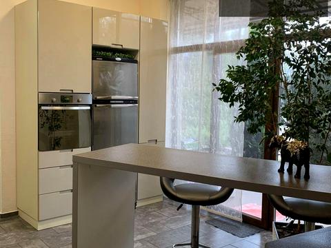 будинок за адресою Игоря Сикорского, 10