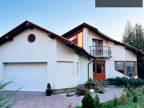 будинок за адресою Игоря Сикорского, 10