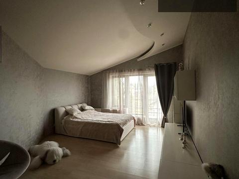 будинок за адресою Игоря Сикорского, 10