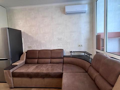 квартира за адресою Олександра Олеся вул., 4