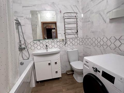 квартира за адресою Олександра Олеся вул., 4