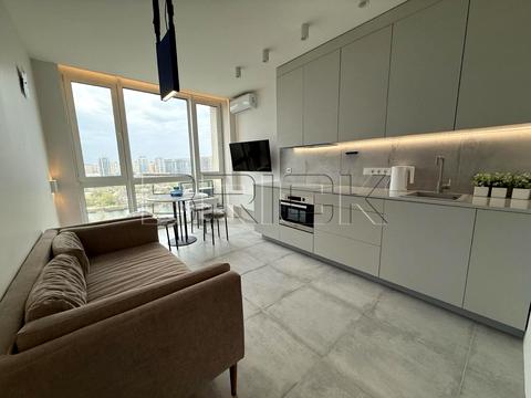 квартира за адресою Київ, Зарічна вул., 4