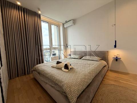 квартира за адресою Київ, Зарічна вул., 4