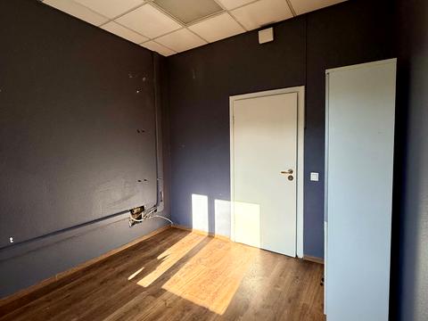 комерційна за адресою Пекарська вул., 7