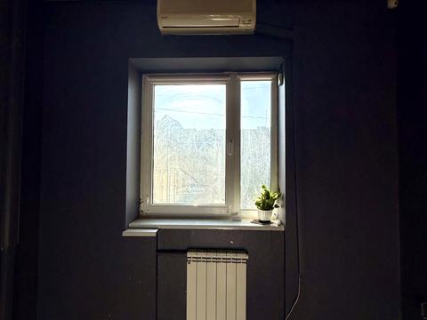 комерційна за адресою Пекарська вул., 7