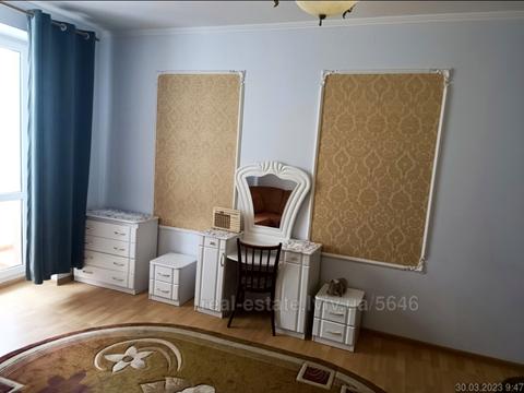 квартира за адресою Плугова вул., 4а