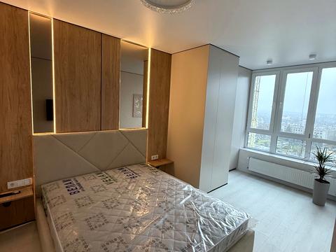 квартира за адресою Домбровського вул., 3б, к.14,15