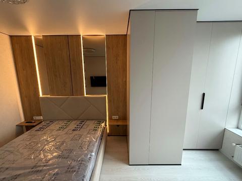 квартира за адресою Домбровського вул., 3б, к.14,15