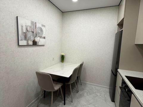 квартира за адресою Домбровського вул., 3б, к.14,15