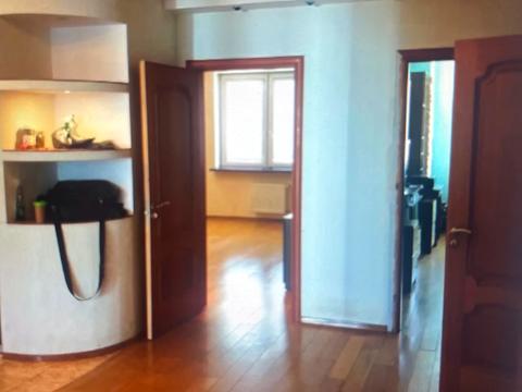 квартира за адресою Раїси Окіпної вул., 4