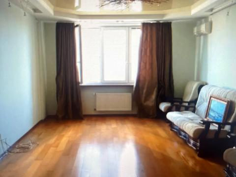 квартира за адресою Раїси Окіпної вул., 4