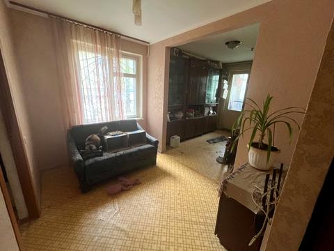 квартира за адресою Космонавтів вул., 146-А