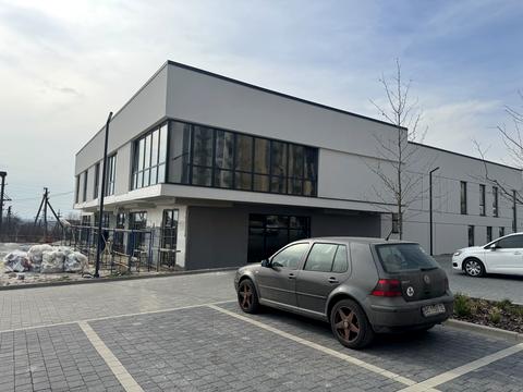 комерційна за адресою Михайла Грушевського вул., 4