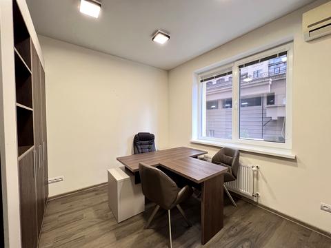 коммерческая по адресу Генуэзская ул., 3б