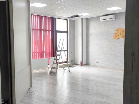 коммерческая по адресу Вице-адмирала Жукова пер., 17/19