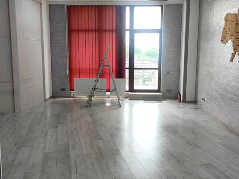 коммерческая по адресу Вице-адмирала Жукова пер., 17/19