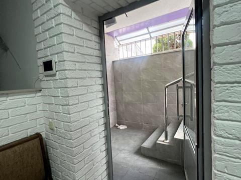 комерційна за адресою Садова вул., 1-В к3