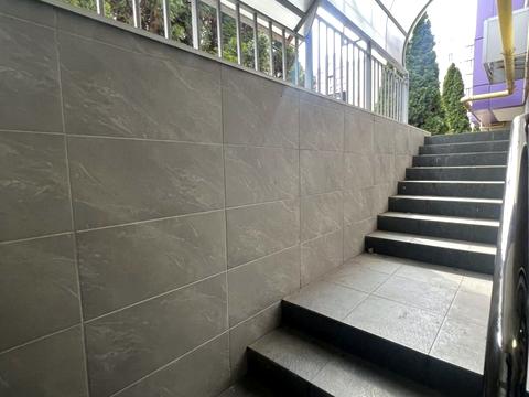 комерційна за адресою Садова вул., 1-В к3