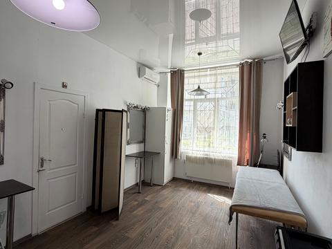 комерційна за адресою Галини Мазепи вул. (Софії Ковалевської), 67