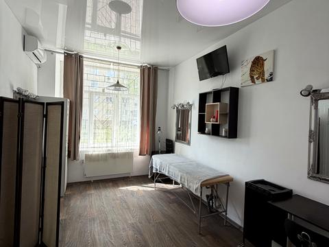 комерційна за адресою Галини Мазепи вул. (Софії Ковалевської), 67