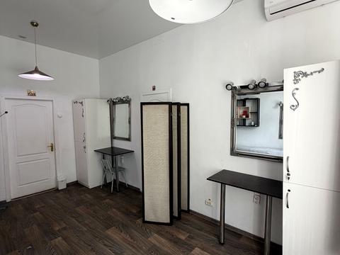 комерційна за адресою Галини Мазепи вул. (Софії Ковалевської), 67