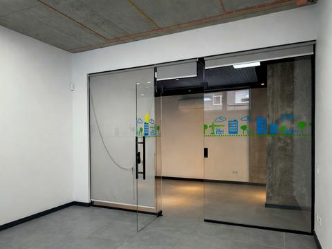 комерційна за адресою Володимира Янева вул., 27