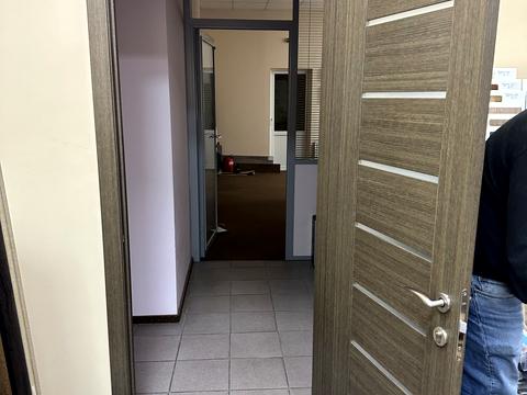 комерційна за адресою Анни Ахматової вул., 35-А