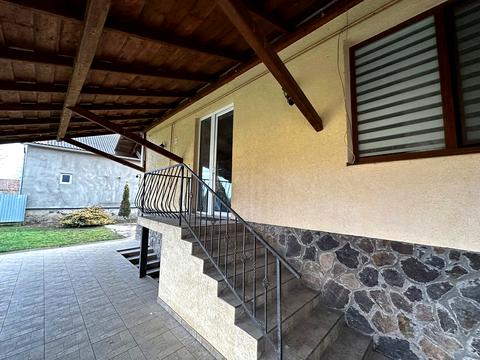 будинок за адресою  Есень, Центральна