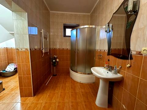 будинок за адресою  Есень, Центральна