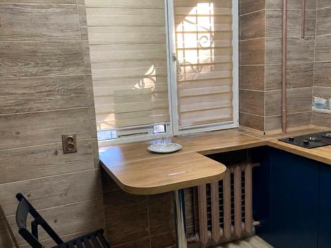 комерційна за адресою Богоявленська вул. (Черняка), 8