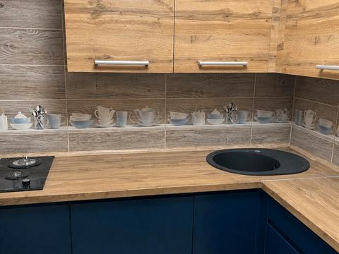 комерційна за адресою Богоявленська вул. (Черняка), 8