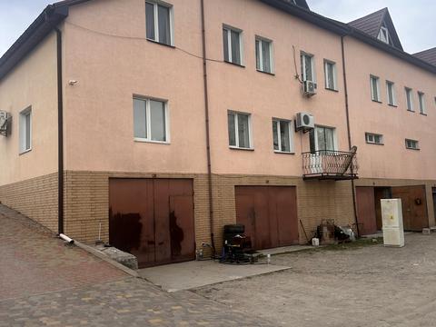 комерційна за адресою Приозерна вул., 22