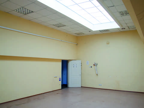 комерційна за адресою Героїв Космосу вул., 4