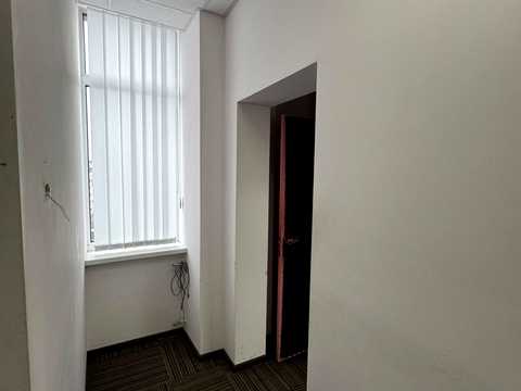 комерційна за адресою Героїв Космосу вул., 4