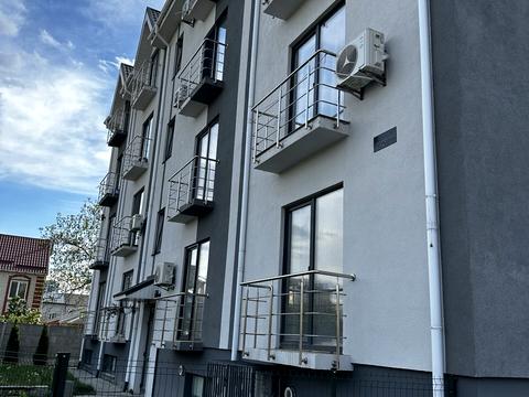 комерційна за адресою Осіння вул., 71