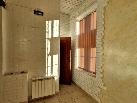 комерційна за адресою Героя України Степана Бандери вул., 16
