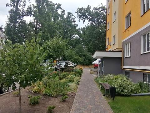 комерційна за адресою Білокур вул. (Курська), 3-Б/1