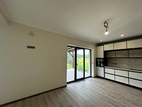 дом по адресу Центральна